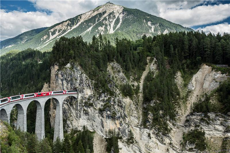 Bild für Glacier Express bei Zermatt (C)GEXAG/Schlumpf