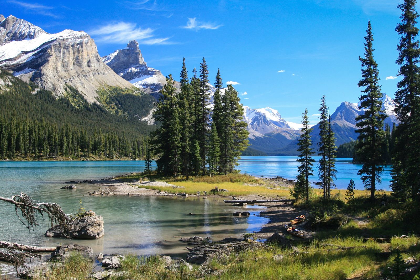 Maligne Lake im Jasper-Nationalpark © Frank Merfort, stockadobe