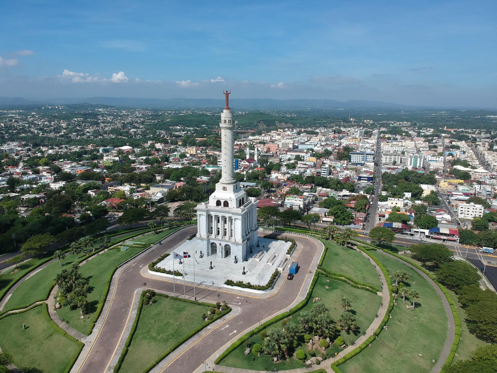 Santiago de los Caballeros, Denkmal Helden