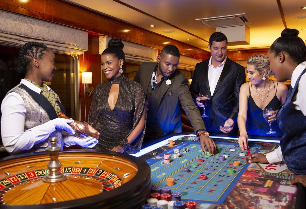 Blue Train, Abendunterhaltung Club-Car