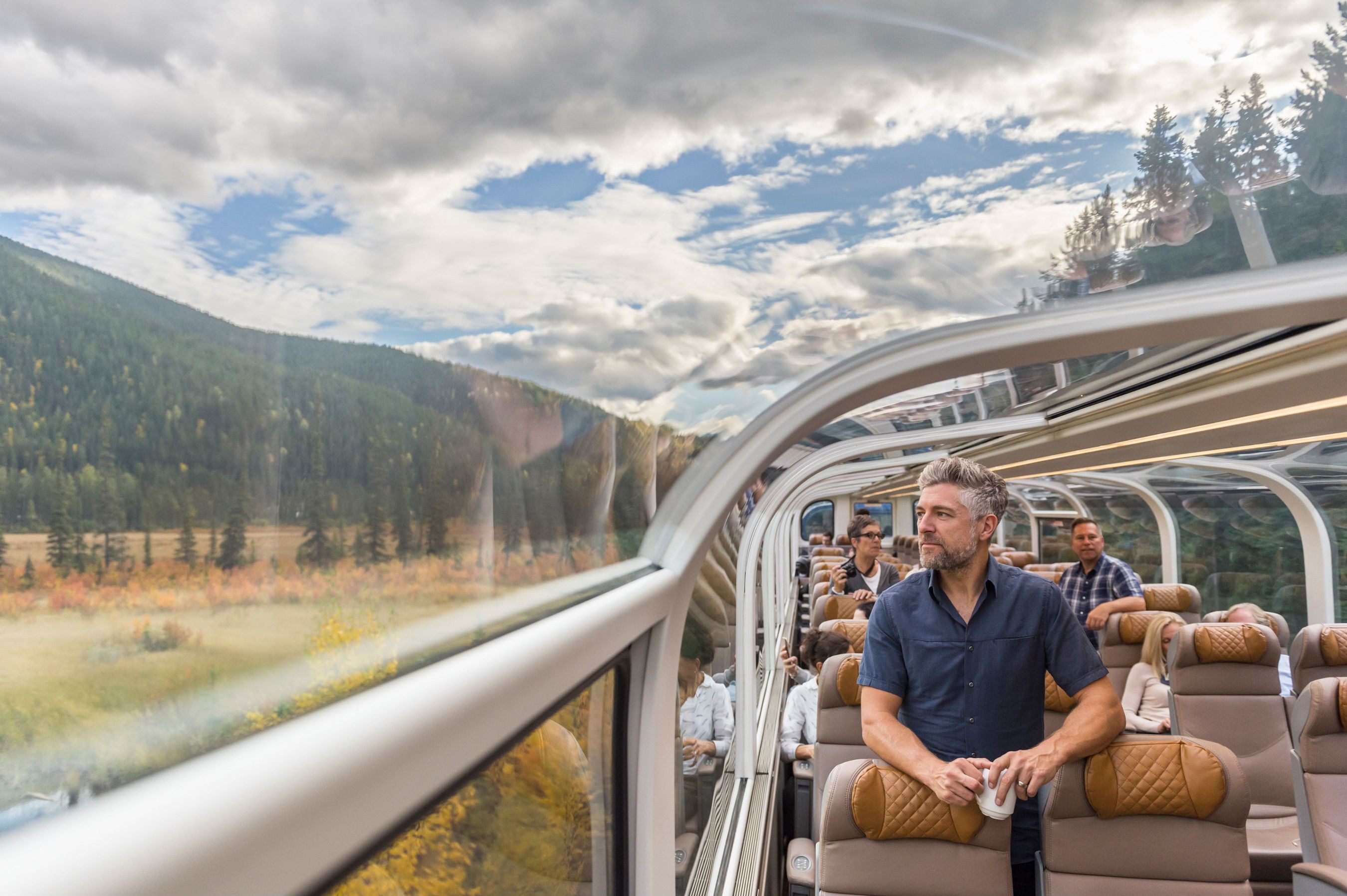 Großzügiger Panoramawagen der GoldLeaf Class © Rocky Mountaineer