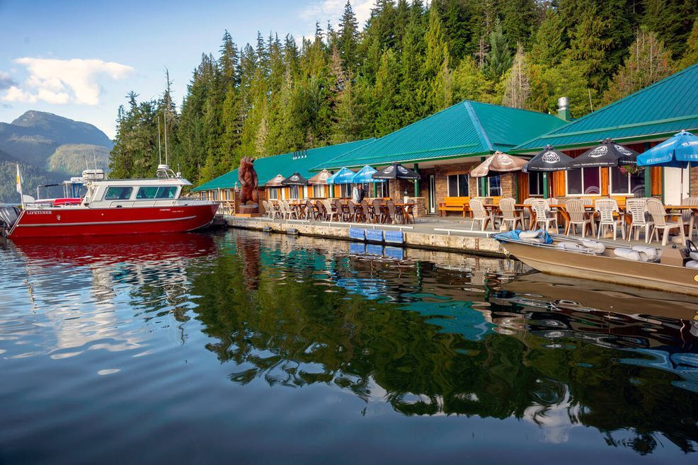 Knight Inlet Lodge © Knight Inlet Lodge
