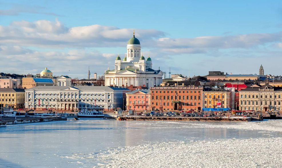 Helsinki, Dom im Winter © Vladislav Zolotov, Gettyimages