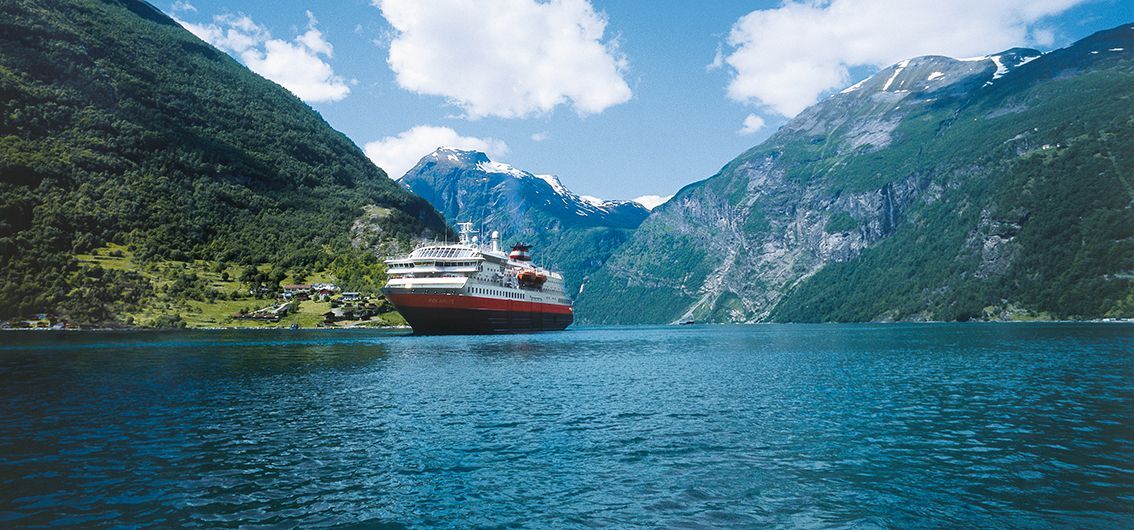 Mit Hurtigruten nach Bergen © Hurtigruten