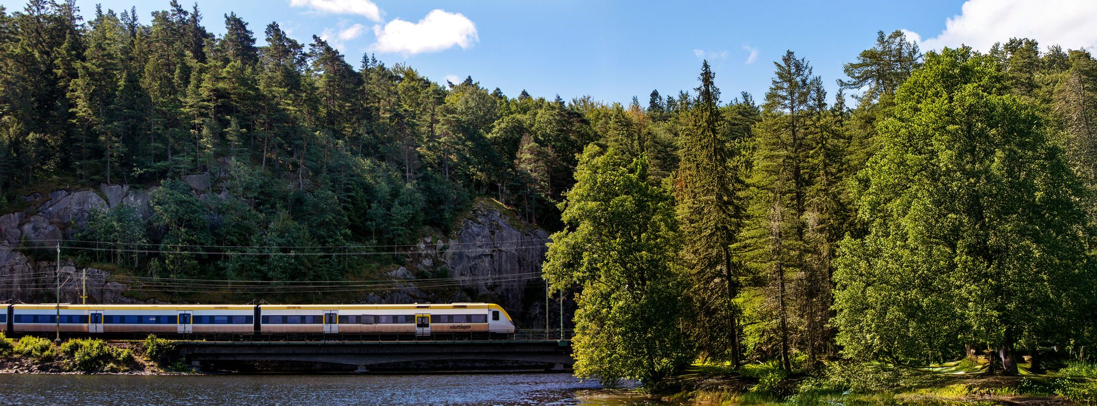 Mit dem Zug entlang des Flusses Aspen und Jonsered © Jerker Andersson, Imagebank Sweden