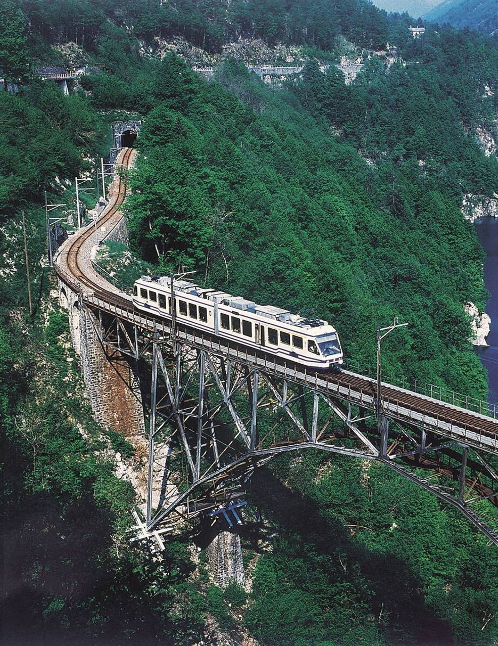 Lago Maggiore Express, „Trenino Blu“ Domodossola – Locarno