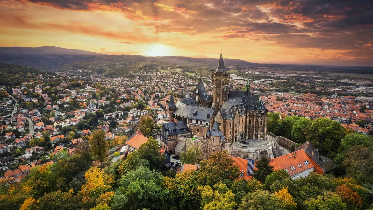 Wernigerode bei Sonnenuntergang © votimedia, Gettyimages