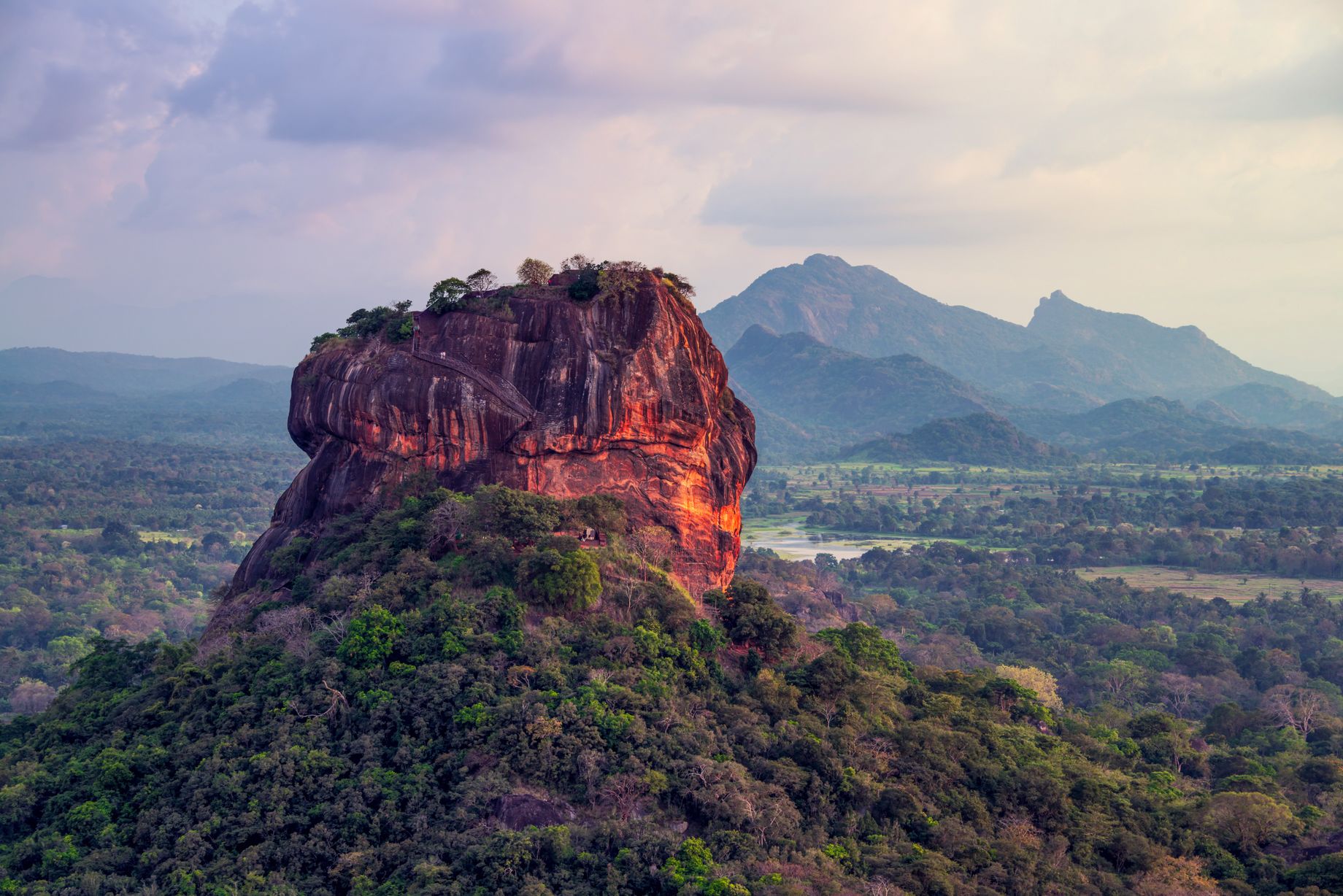 Löwenfelsen in Sigiriya © Madrugada Verde, stockadobe