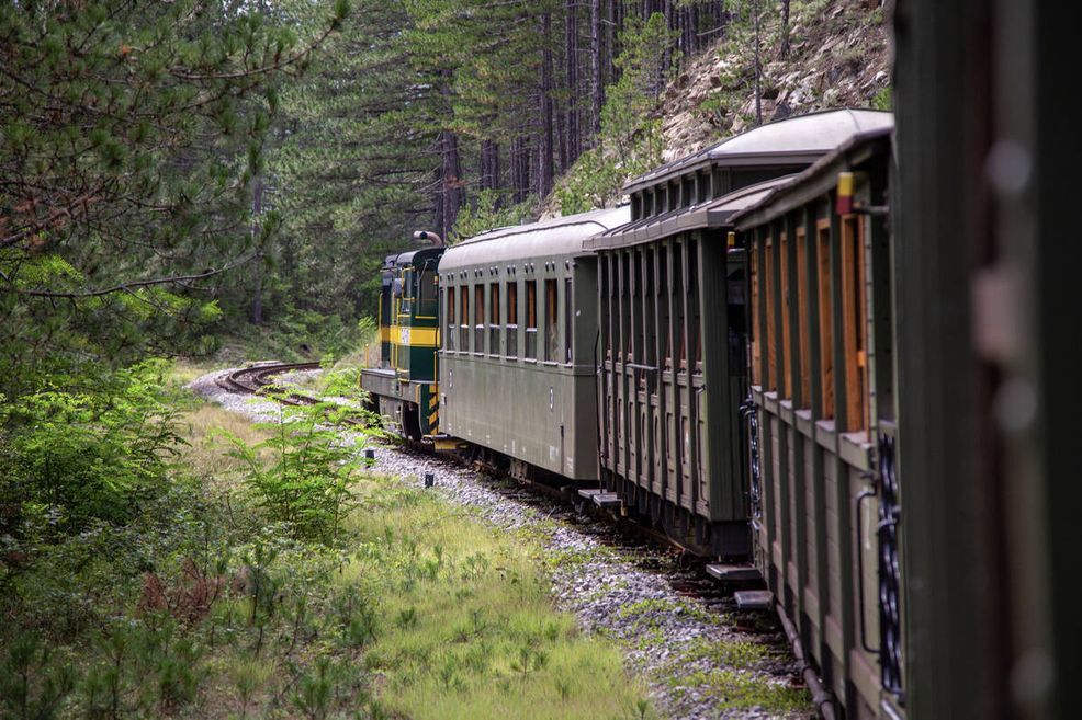 Serbien, Šargan 8 Schmalspurbahn © Serjei Mugashev, GettyImages