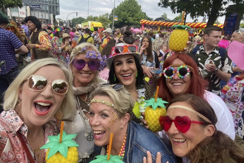 Schlagermove – InterCity Hotel Hamburg Barmbek mit dem Partyzug