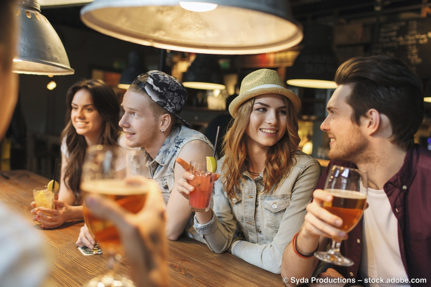Wangerland – Mannschaftsfahrt: Müller-Mega-Poolparty mit dem Partyzug