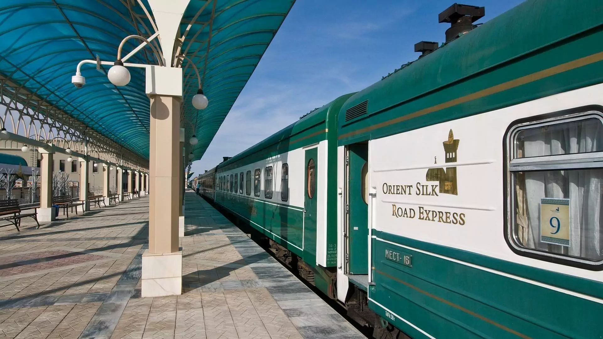 Ihr Sonderzug Orient Silk Road Express © Roland Jung