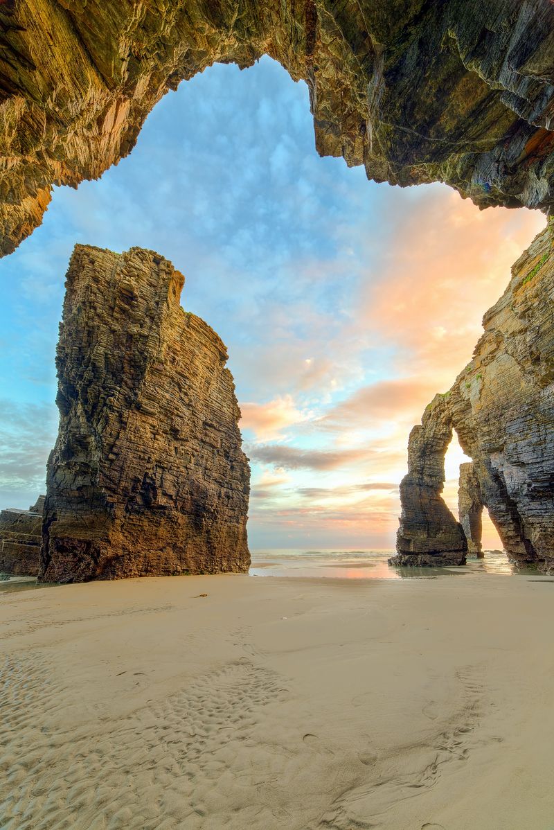 Strand der Kathedralen © Luis Vilanova, stockadobe