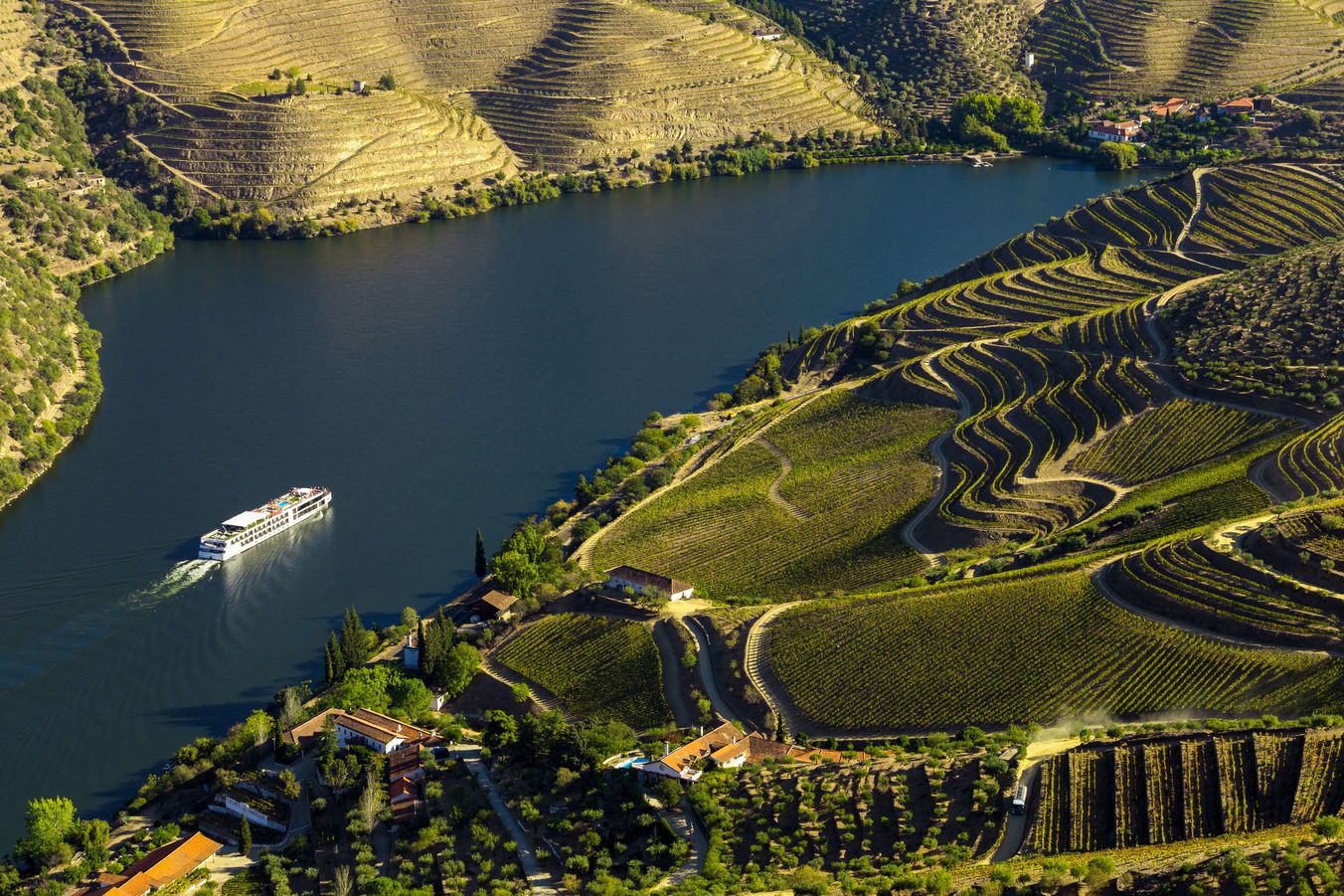Per Schiff durch das Douro-Tal (UNESCO-Welterbe), Portugal © bruno ismael alves