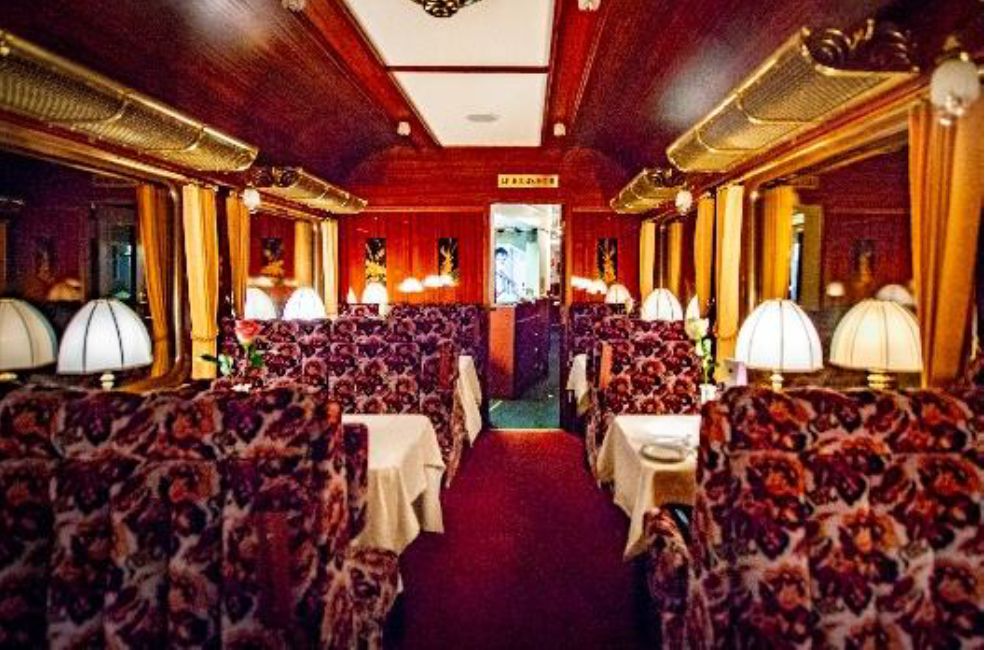 Le Salon Bleu – Speisewagen