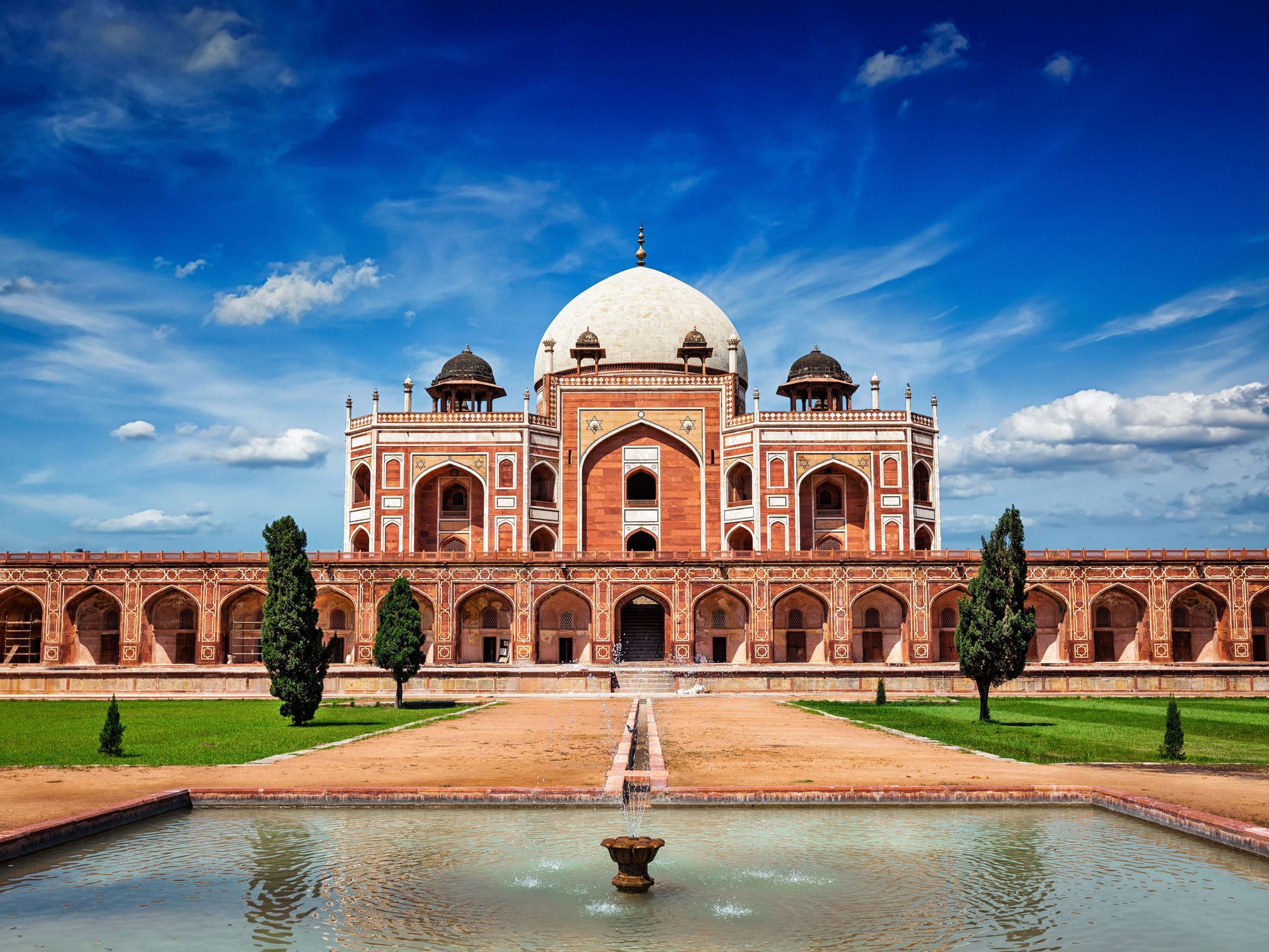 Humayun-Mausoleum in Delhi © Dimitry Rukhlenko