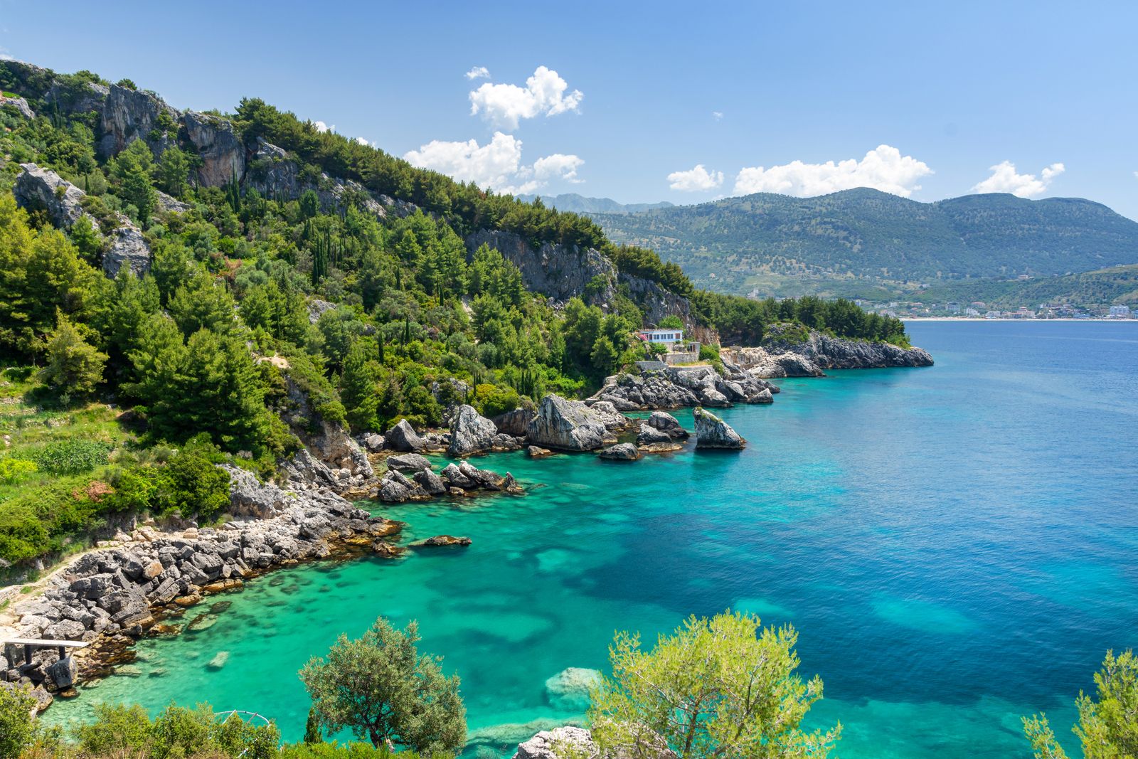 Küste von Himarë © lukaszimilena, stockadobe