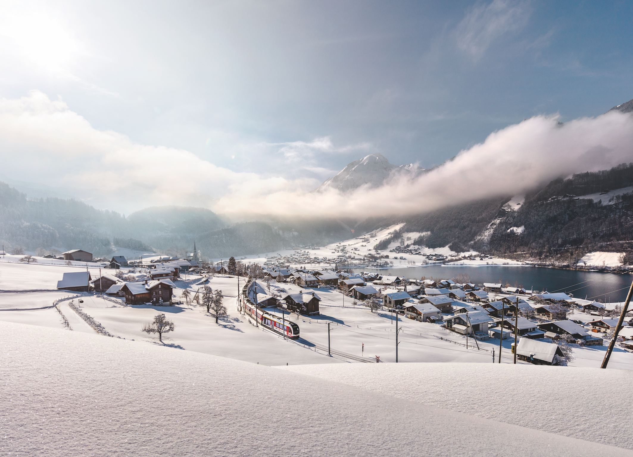 Bild für Luzern–Interlaken Express bei Lungern, Zentralschweiz © Zentralbahn AG _ Simon + Kim