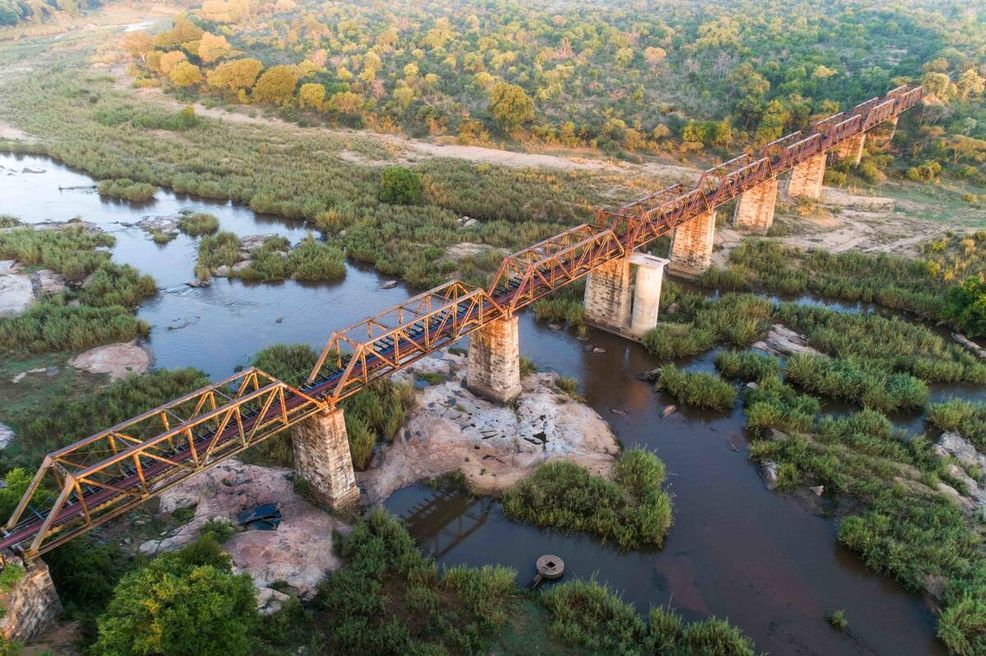 Bild für Krüger Park, Kruger Shalati Lodge – Train on the Bridge