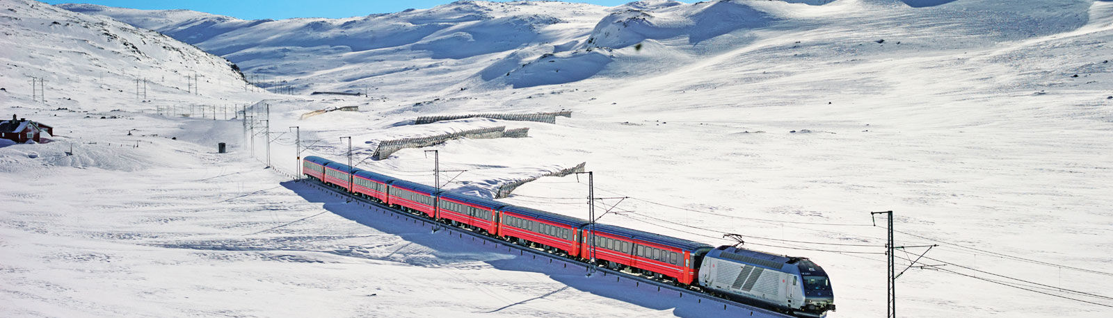 Bergbahn im Winter in Norwegen © Oivind Haug