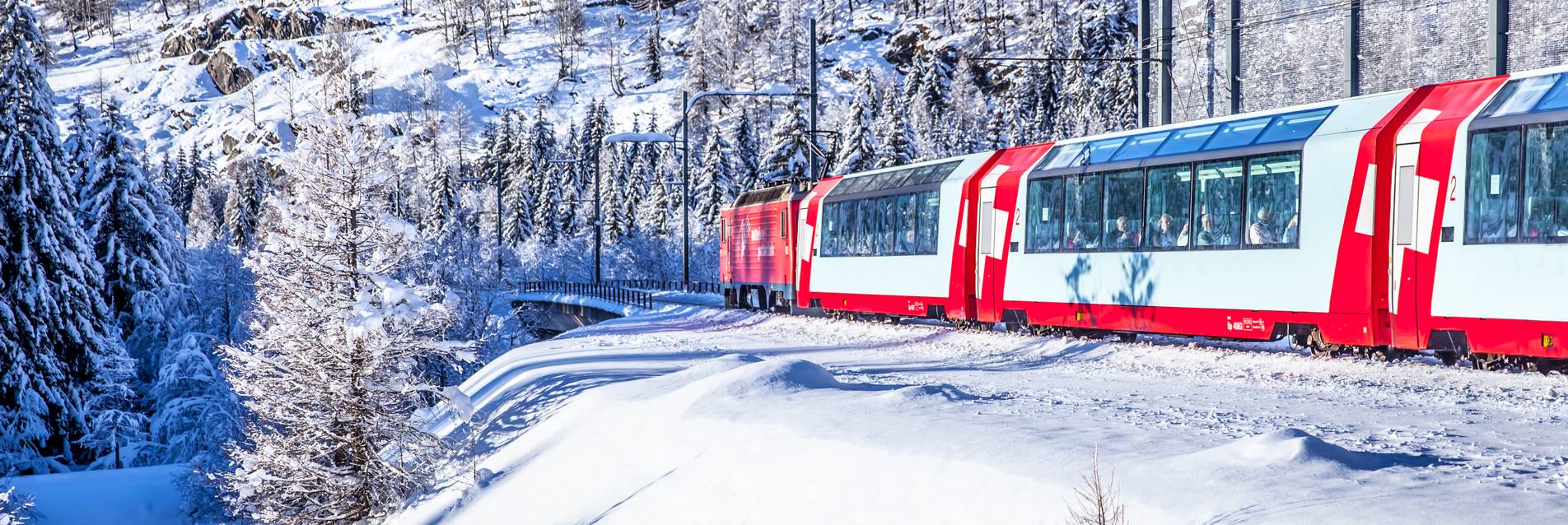 Glacier Express im Winterglanz (C)GEXAG