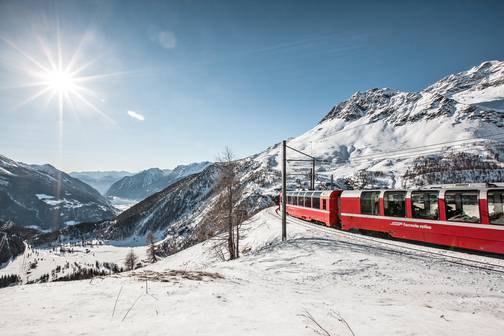 Bernina Express durch den Schnee