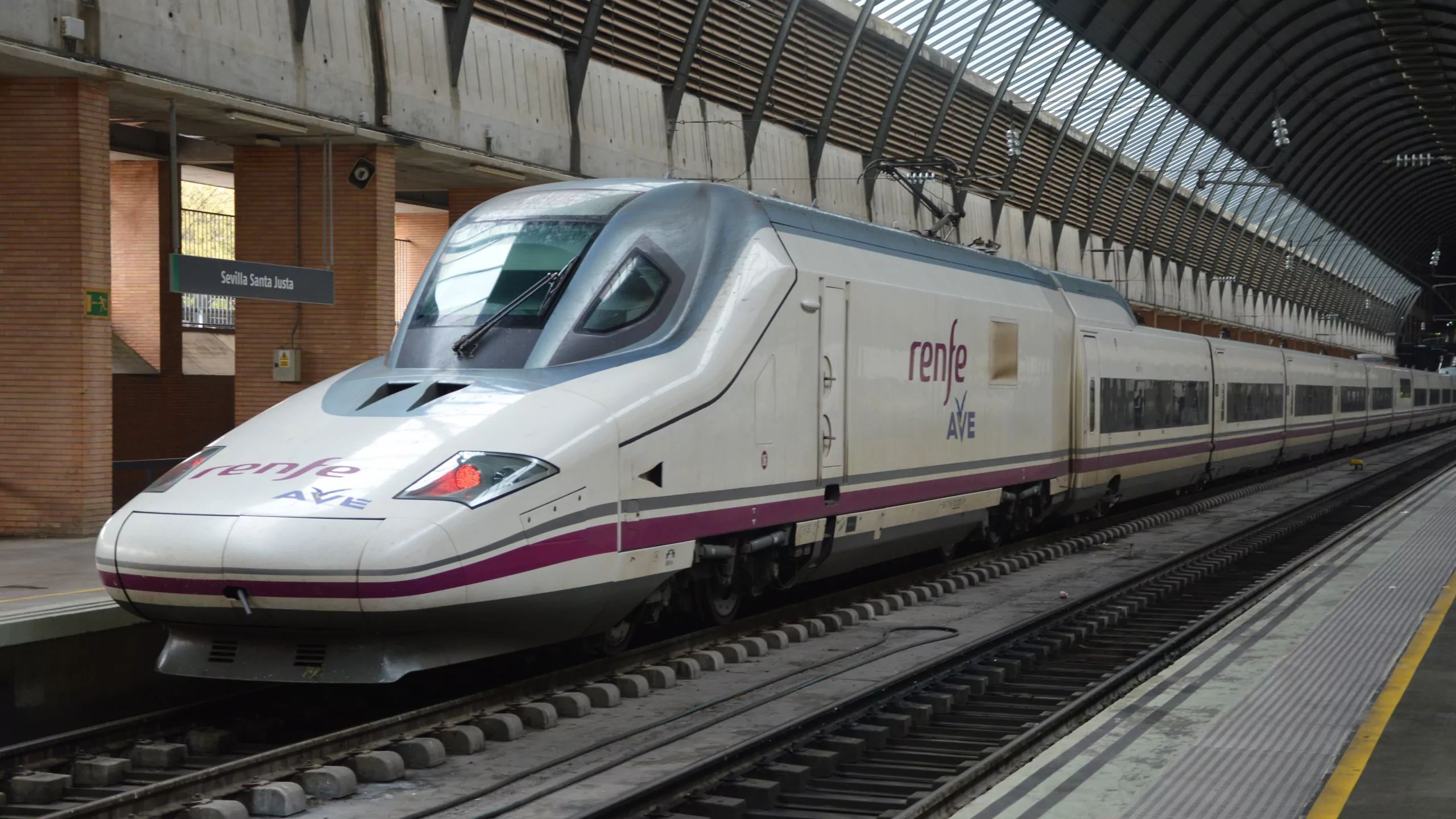 Renfe Ave