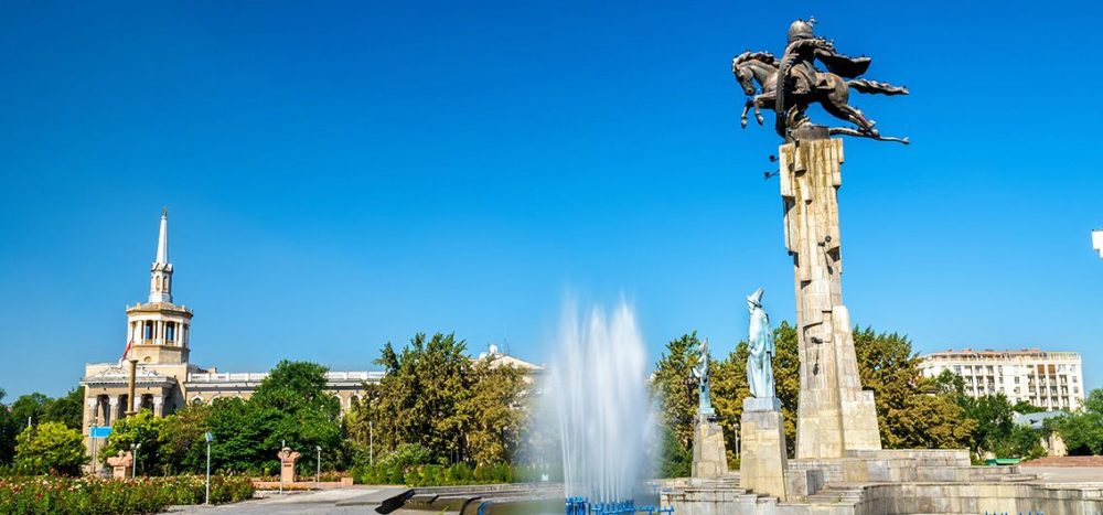 Manas-Reiterdenkmal-in-Bischkek