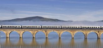 Zug - Jakobsweg-Sonderroute: Bilbao - Santiago de Compostela Mit dem Costa Verde Express durch das Grüne Spanien: Auf dem Jakobsweg (2024)