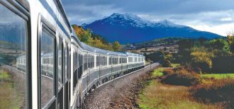 Zug - Jakobsweg-Sonderroute: Santiago de Compostela - Bilbao Mit dem Costa Verde Express durch das Grüne Spanien: Auf dem Jakobsweg (2024)