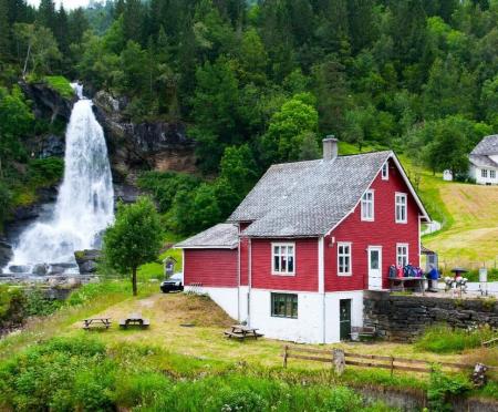 Zug - Naturschauspiele Norwegens – Fähranreise