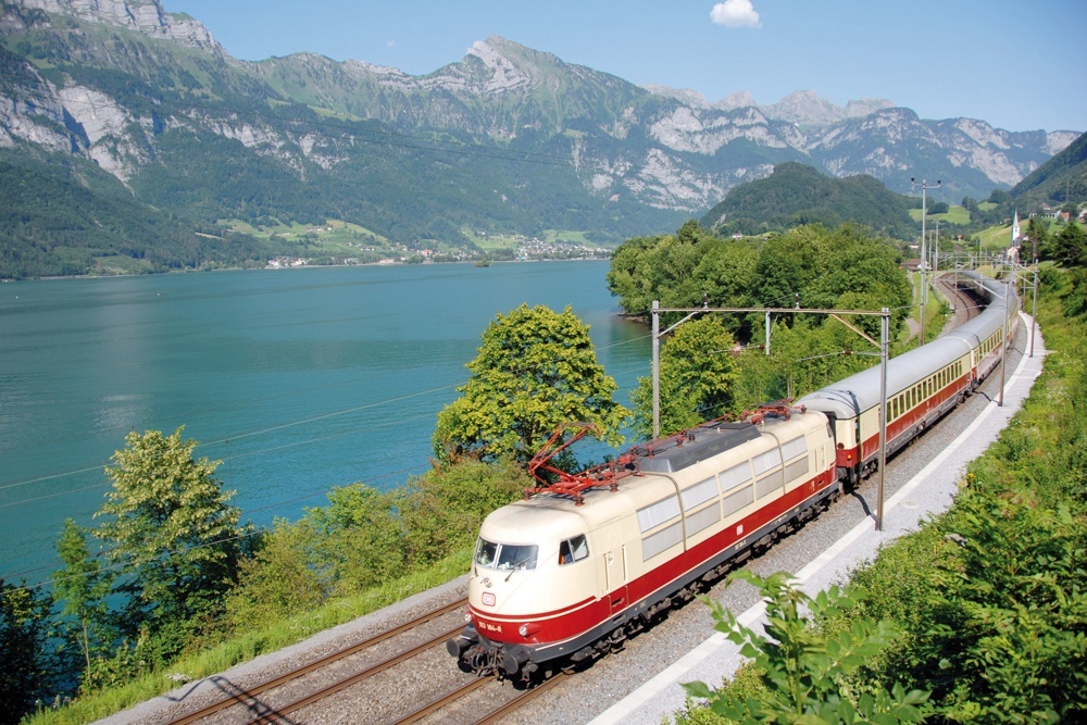 Im AKE-RHEINGOLD an den Lago Maggiore bei bahnurlaub.de